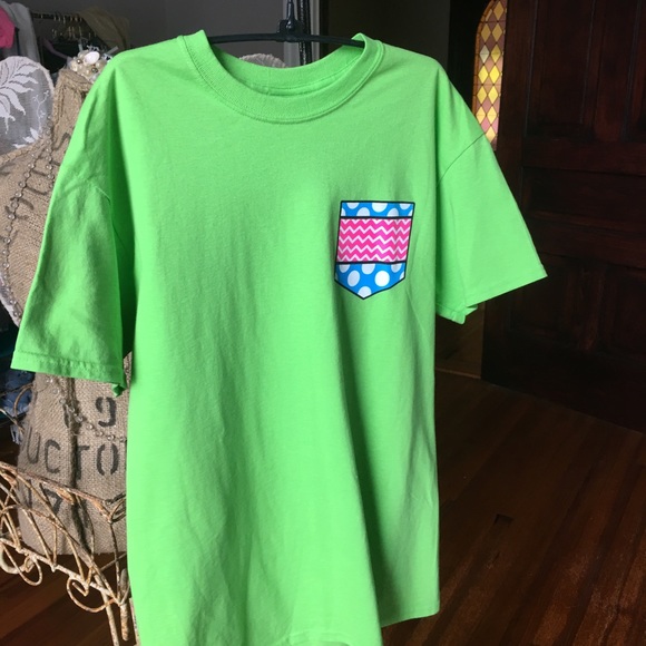 The Lake is my Happy Place t-shirt Med. GUC - Picture 3 of 7